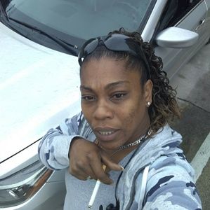 Meet your Posher, Devine